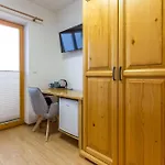 Vilaraj Oda ve Kahvaltı 4*