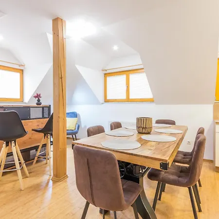 Vilaraj Oda ve Kahvaltı 4*